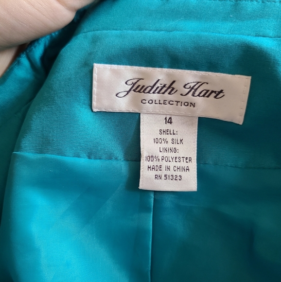 Silk Suit Set - Picture 3 of 6